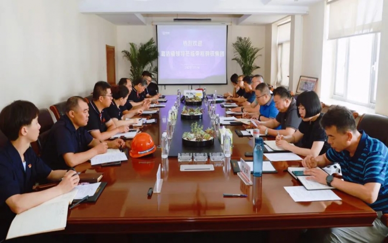 葛沽镇党委副书记、镇长翟学坤到钢铁集团调研服务