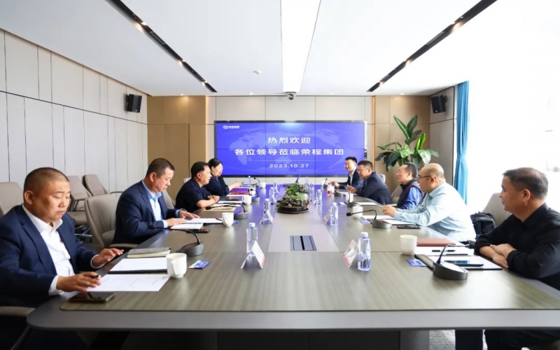 天津市轨道交通集团总工程师朱敢平一行到集团参观调研