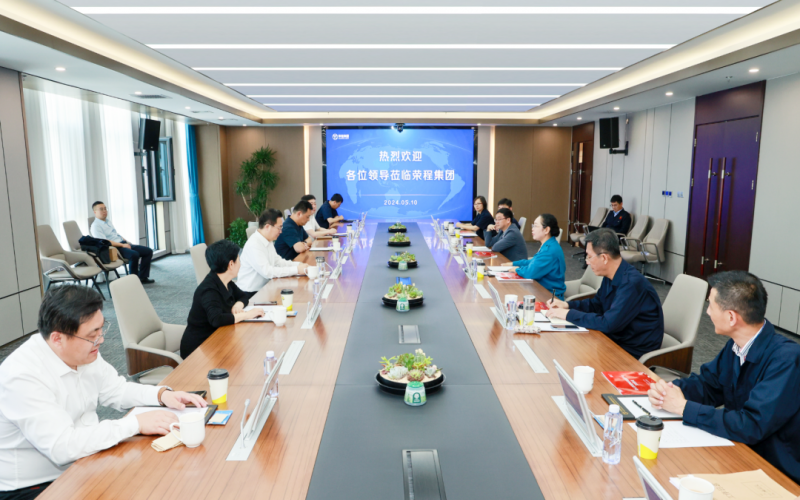 集团董事会主席张荣华与山东庆云县委书记刘涛座谈交流