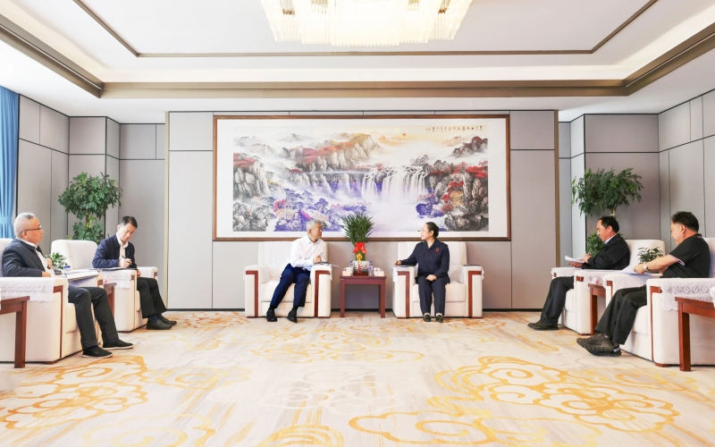 国网天津市电力公司董事长、党委书记郭铭群深入集团走访调研