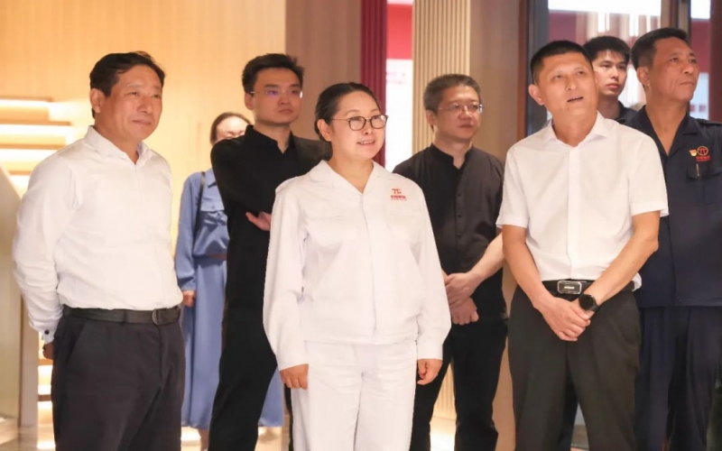 遵化市委书记杨绍华会见集团董事会主席张荣华一行