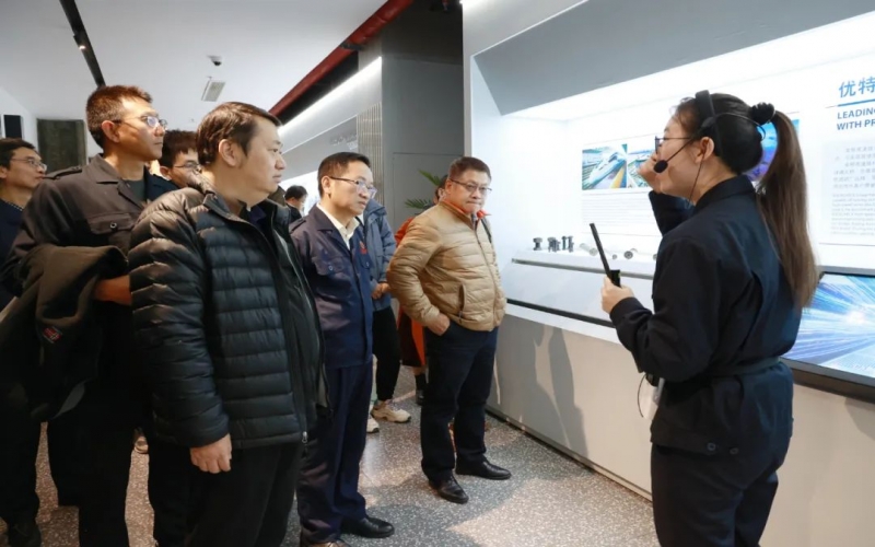 天津大学宣怀学院院长、九安医疗董事长刘毅一行到集团参观调研