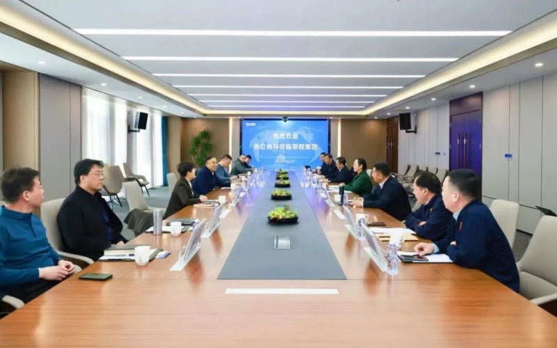 葛沽镇党委书记张强一行到集团调研座谈