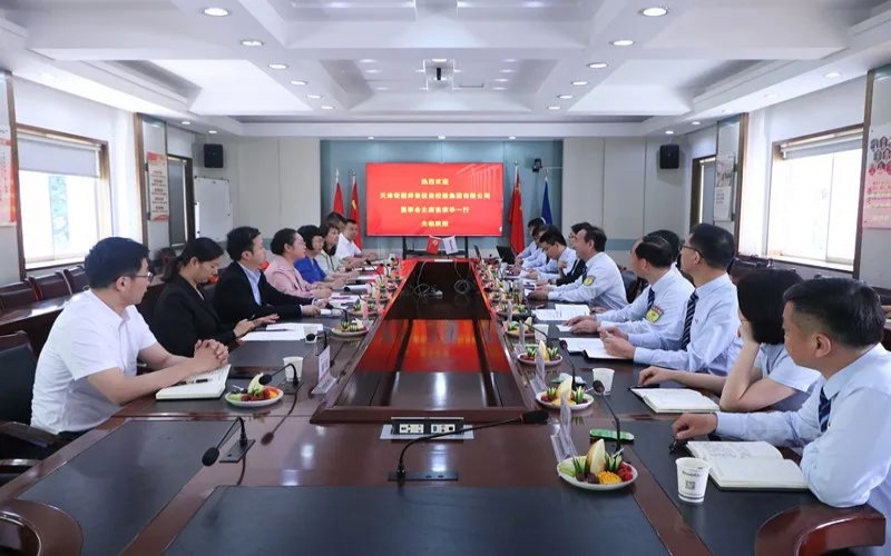 集团董事会主席张荣华一行到访陕鼓集团座谈交流