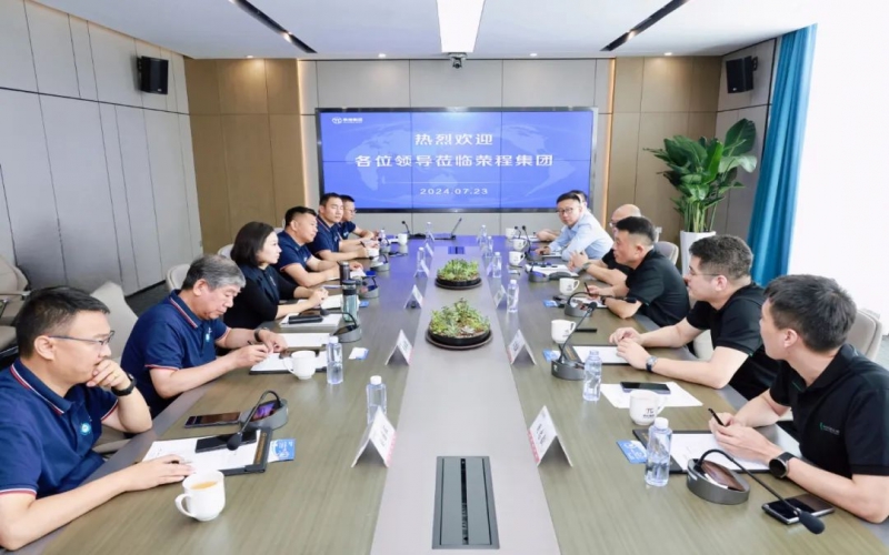 昇辉智能科技股份有限公司董事长李昭强一行到集团参观座谈