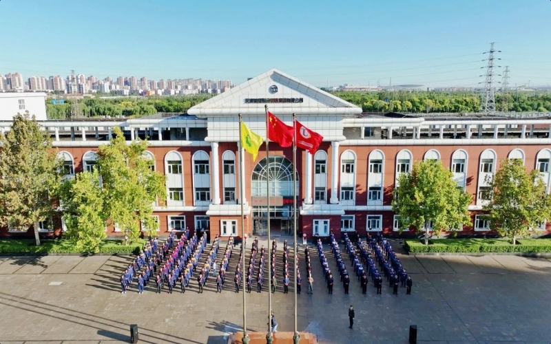 庆祝75周年华诞 礼赞75周年辉煌 集团举行升旗仪式